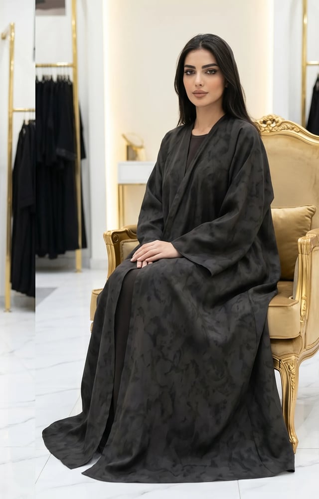 عباية كلوش ملون مع تشجيره بلقماش طرحه ساده نفس اللون الأساسي