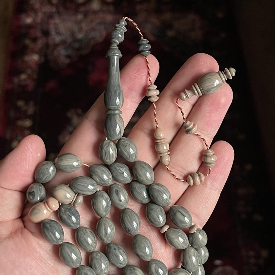 مسباح بما يسمى فاتروان رمادي رخامي