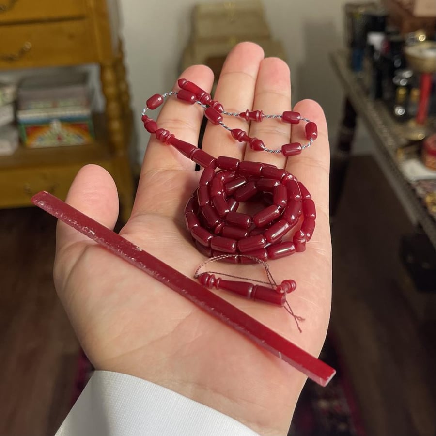 بكلايت قديم من مساطر شفافيه وإنعكاس