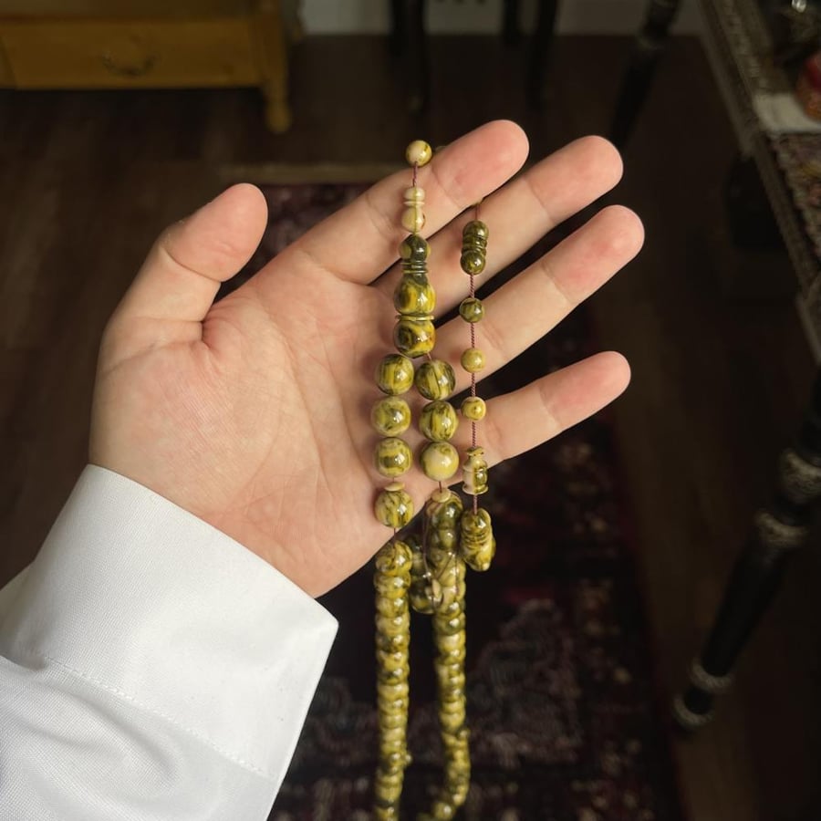 لون الضبعه
