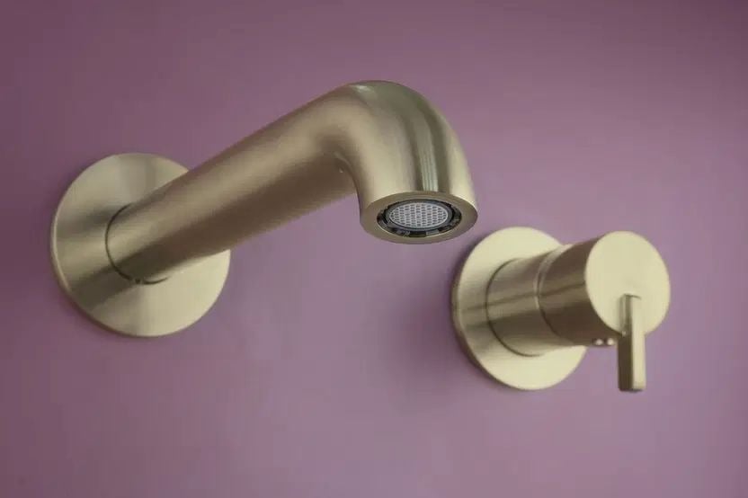 خلاط مغسلة جداري SILIA Washbasin tap, concealed brushed goldDEANTE