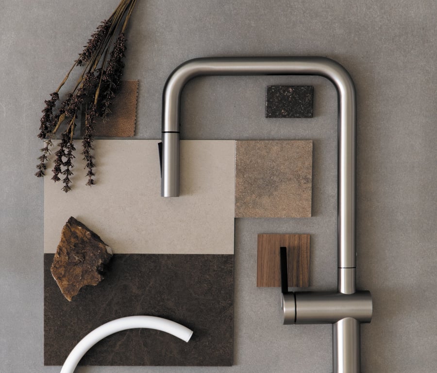 خلاط مجلى سحب فضي مت MOMI Kitchen tap, with pull-out spoutbrushed steel DEANTE