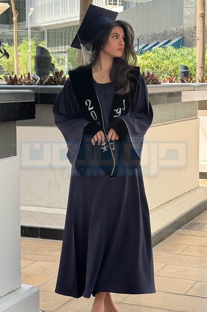 طقم عباية تخرج كحلي ومخمل اسود