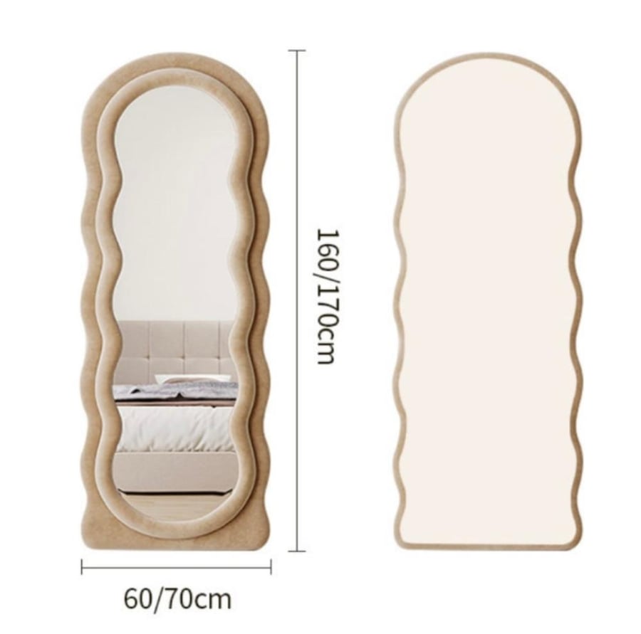 Long wall mirrors with wavy frame measuring 170*70 cm
