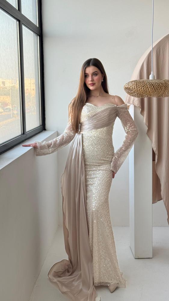 فستان سهرة بيج مزين بترتر