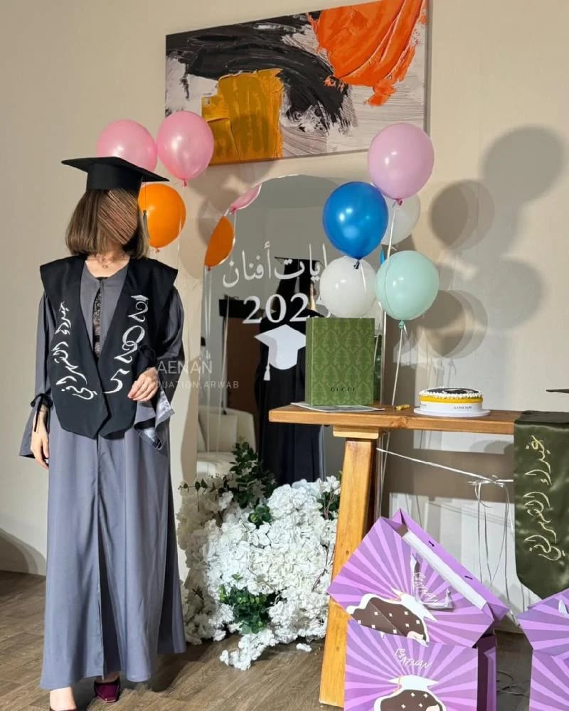 Graduation cloak