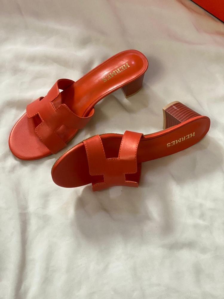 سليبرز HERMES بكعب