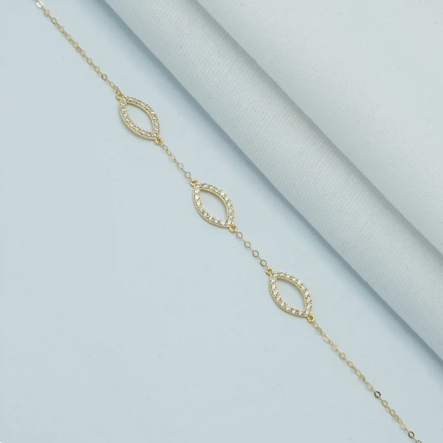 Gold bracelet (B8809)
