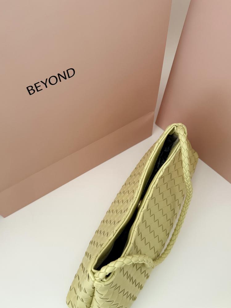 شنطة بيوند اريا - اصفر فاتح Butter yellow