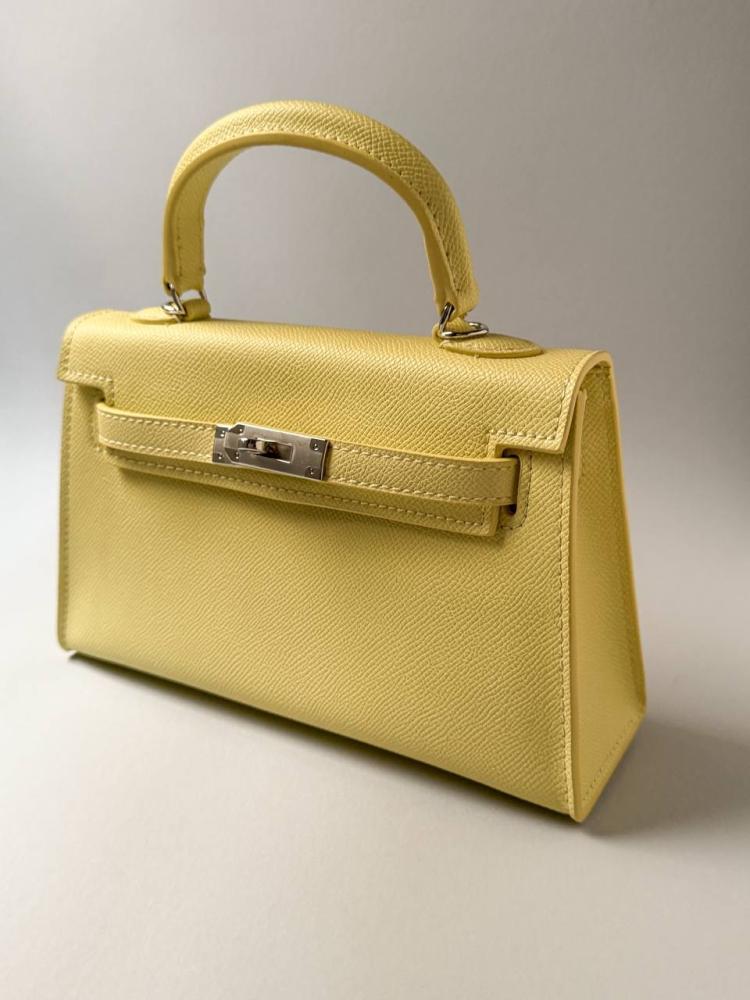 شنطة بيوند 22 كيلي ستايل مع ستراب - اصفر فاتح Butter yellow
