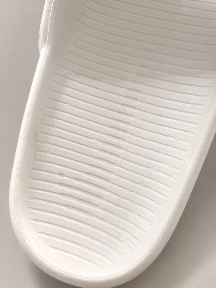 سليبر ماركة Nike لون ابيض
