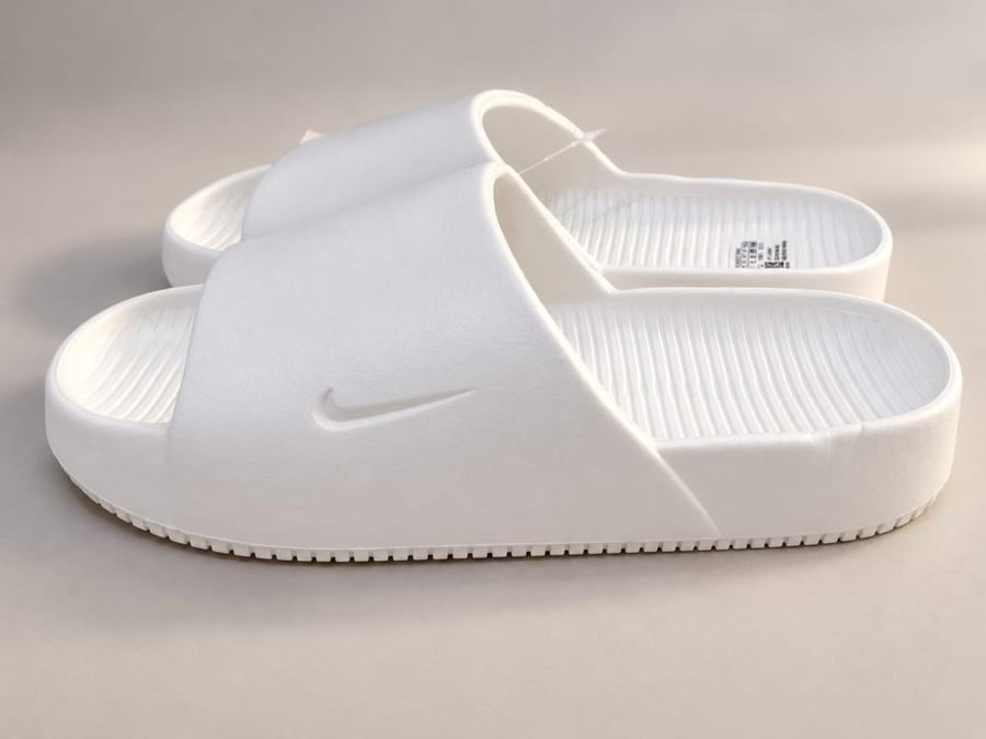 سليبر ماركة Nike لون ابيض