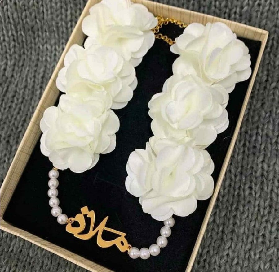 Gold-plated rose crown