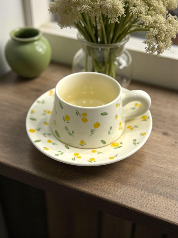 Ceramic cup with plate