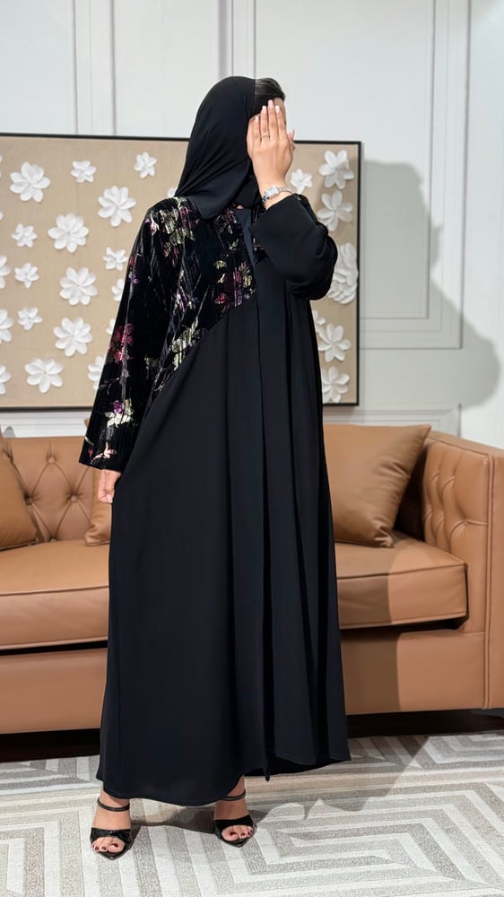 عباية أنيقه قماش سراميك نص كلوش