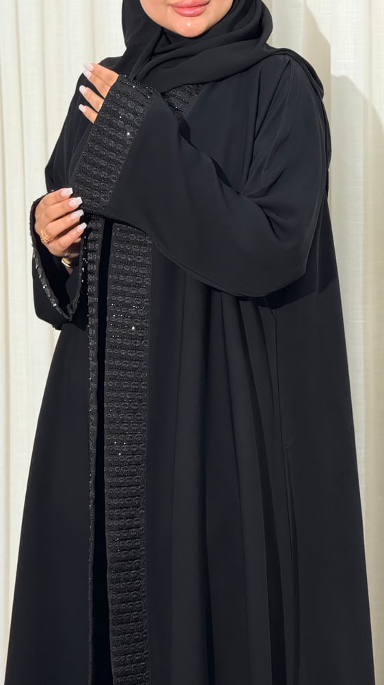 العباية الانييقه