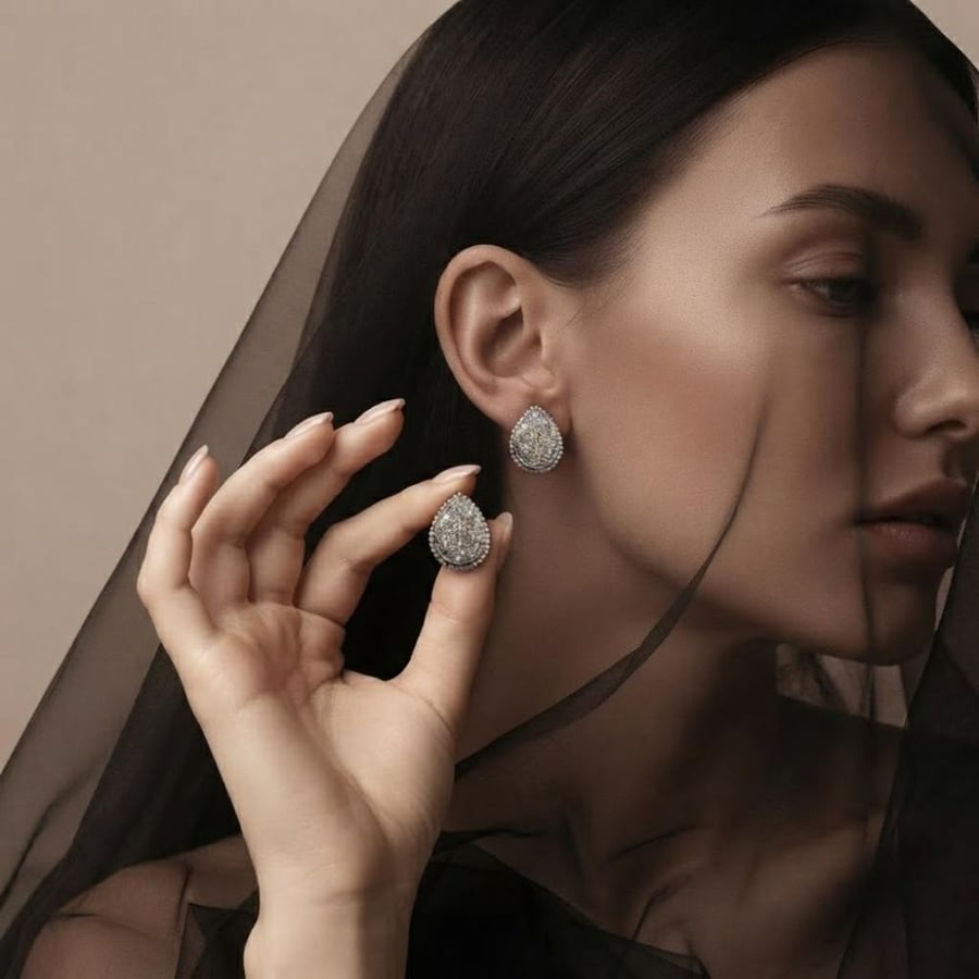 حلق زركون بتصميم الدمعة الملكية المرصعة