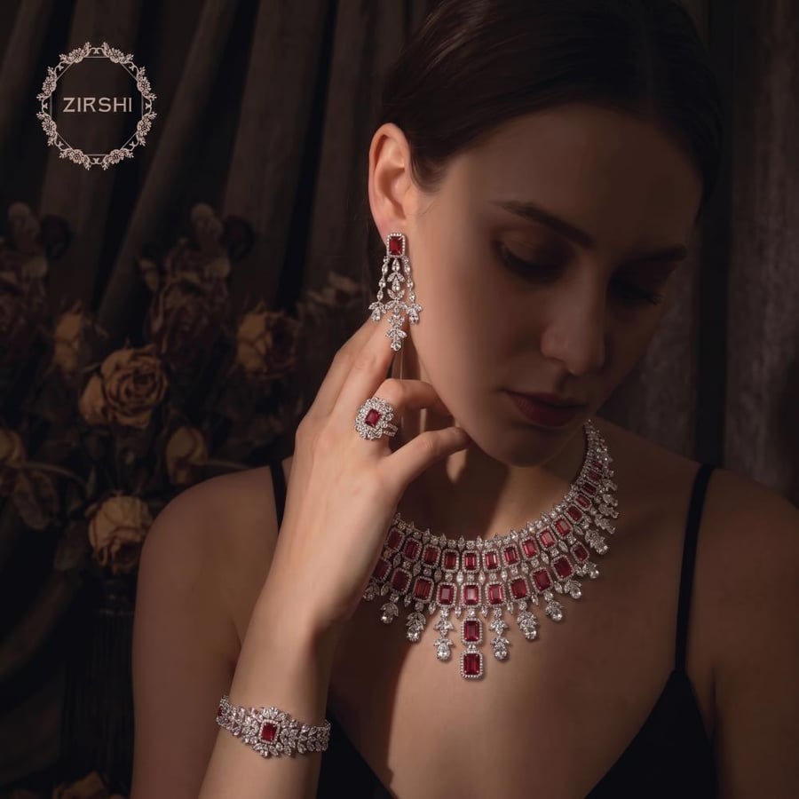 طقم زركون دقة ألماس ملكي بتصميم ماسي فاخر 4 قطع