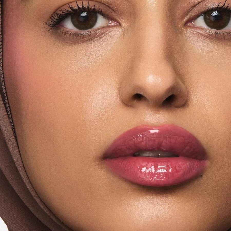 Moongliz colored lip gloss with watery texture Moodz - Min Character