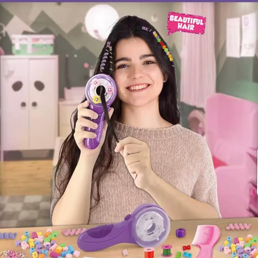A decorating and hair braiding set for children