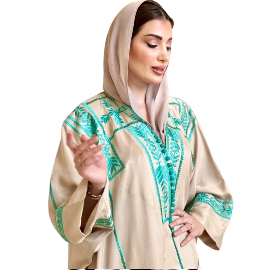 Silk abaya washed with embroidered pattern with threads