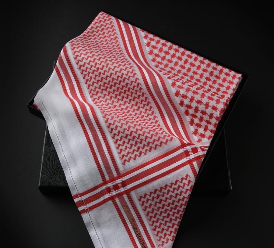 شماغ ماريو فالنتينو قولد SVGR1