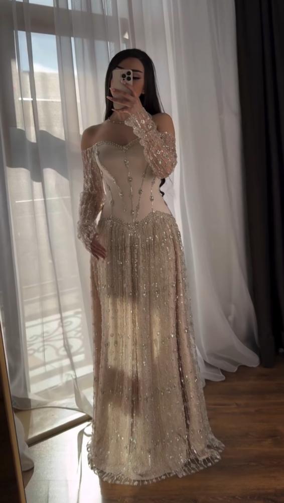 فستان سهرة كورسية بتطريز انيق