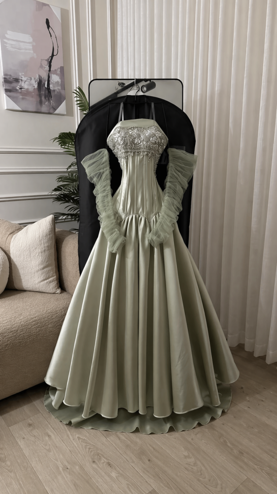 Meccado dress with hand embroidery