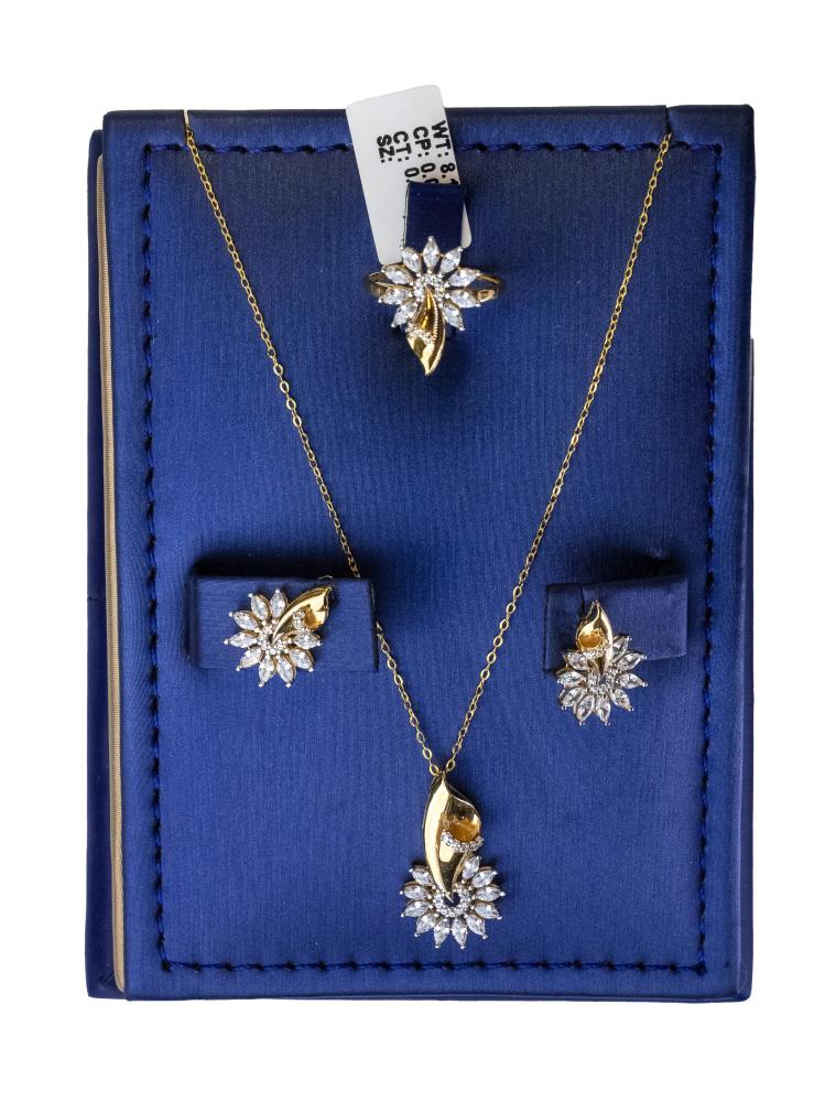 Half yellow gold set (8.15 grams - 18 karat) HS40388