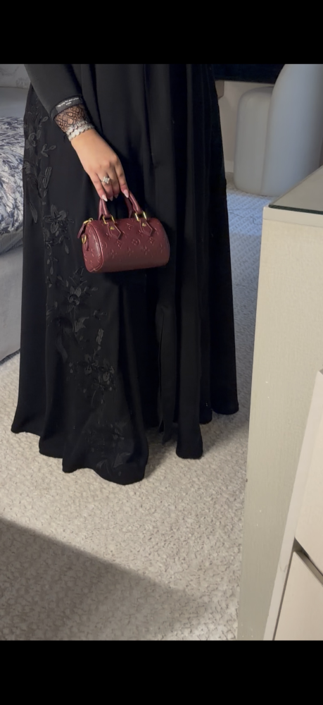 عباية نجلاء