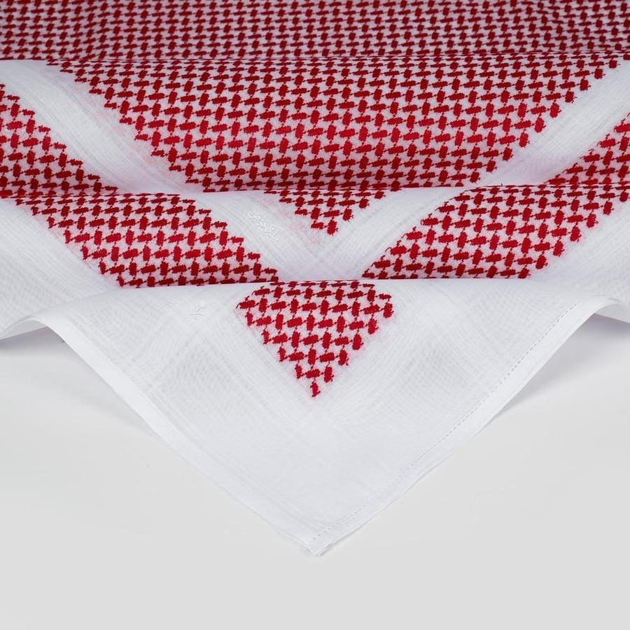 شماغ ملكي شبابي ختم ابيض + شماغ ملكي كلاسيك ختم اسود