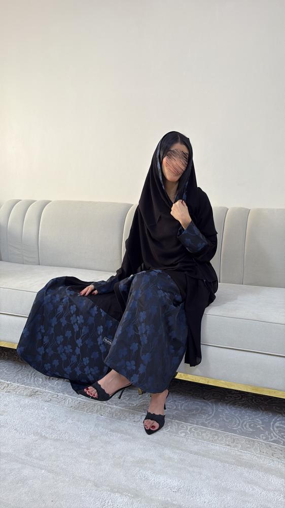 083 عباية منال