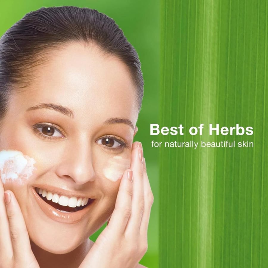 Himalaya Brightening Cleanser for natural glow 100 ml