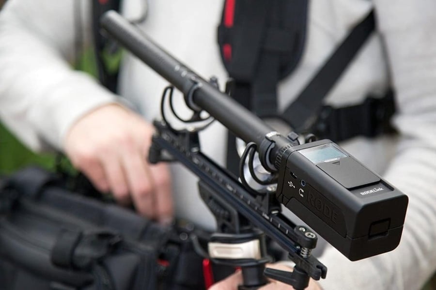 Rode RODELink Newsshooter Kit Digital Camera-Mount Wireless Plug-On Microphone System with No Mic