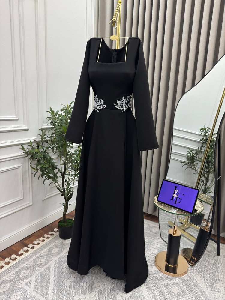فستان نسائي سهره تطريز راقي لون اسود LAFTH