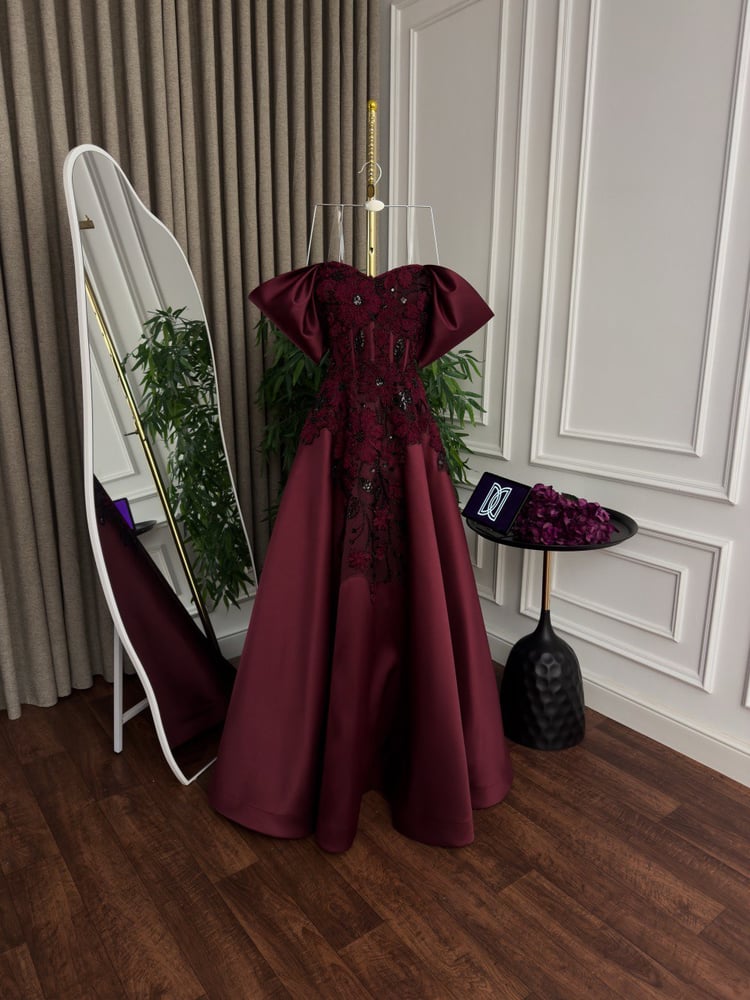 Women's evening dress with elegant embroidery for occasions Dior