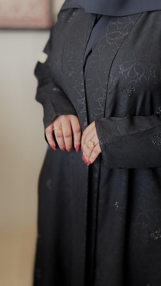 عباية لافين.