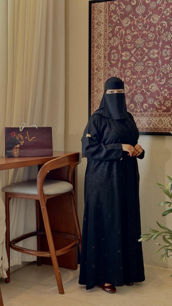 عباية لافين.