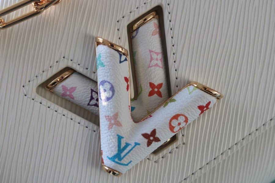 LV Twist Monogram Handle 23cm