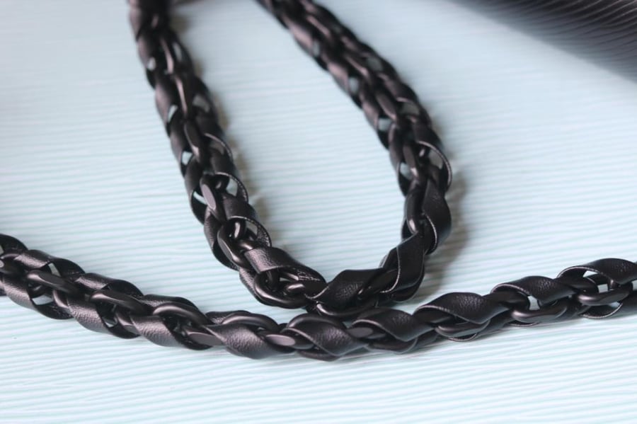 LV Twist Epi Leather 23cm