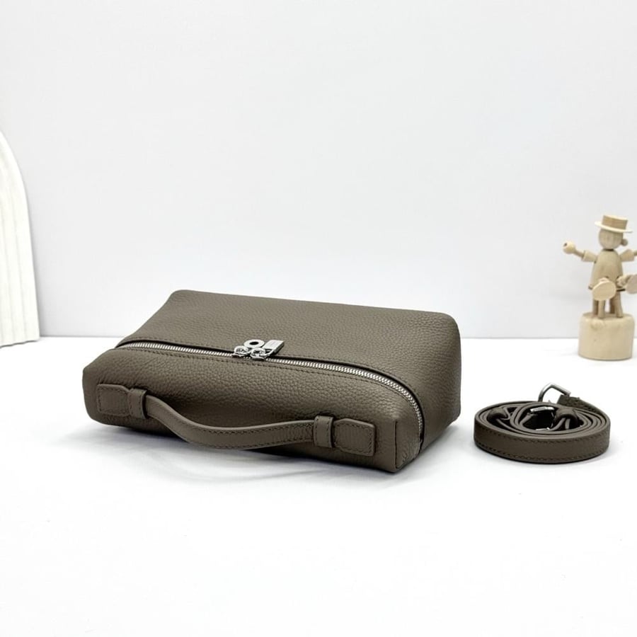 Loro Piana Extra Pocket L19 Vanity Case Collection