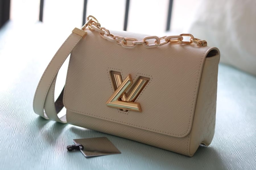 LV Twist Empreinte Chain 23cm