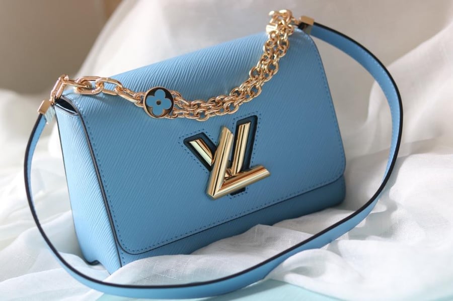LV Twist Monogram Chain 23cm