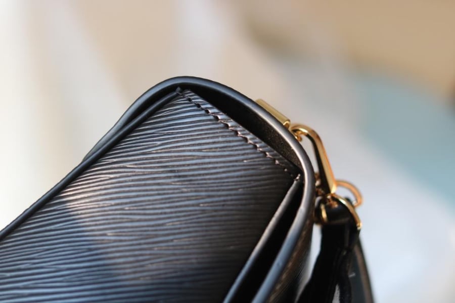 LV Twist Sporty Strap 23cm