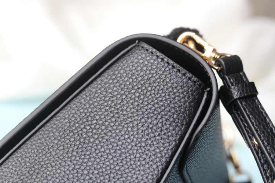 LV Twist Shearling Handle 23cm