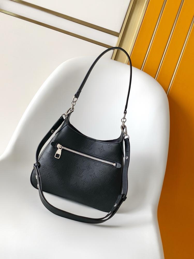 LV Perforated Shoulder Bag 25*20*6cm