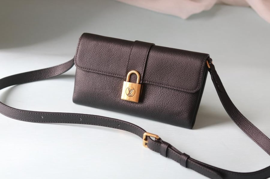 LV Lockme Chain Wallet 22cm