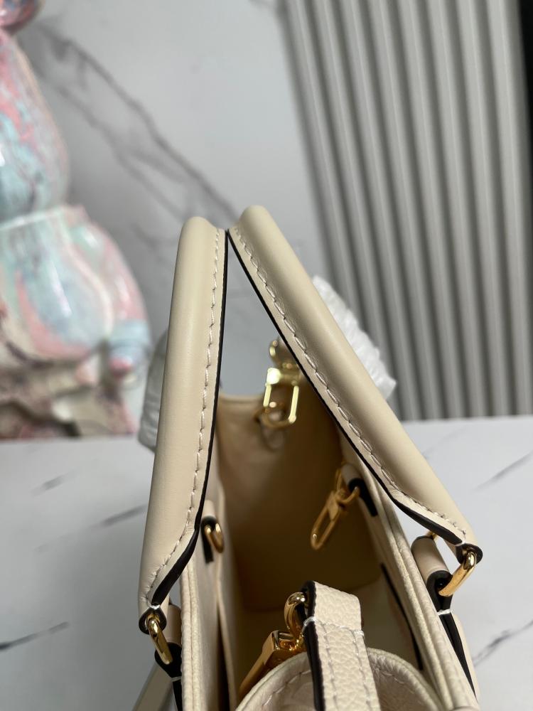 LV Tote Bag - 251911.5cm