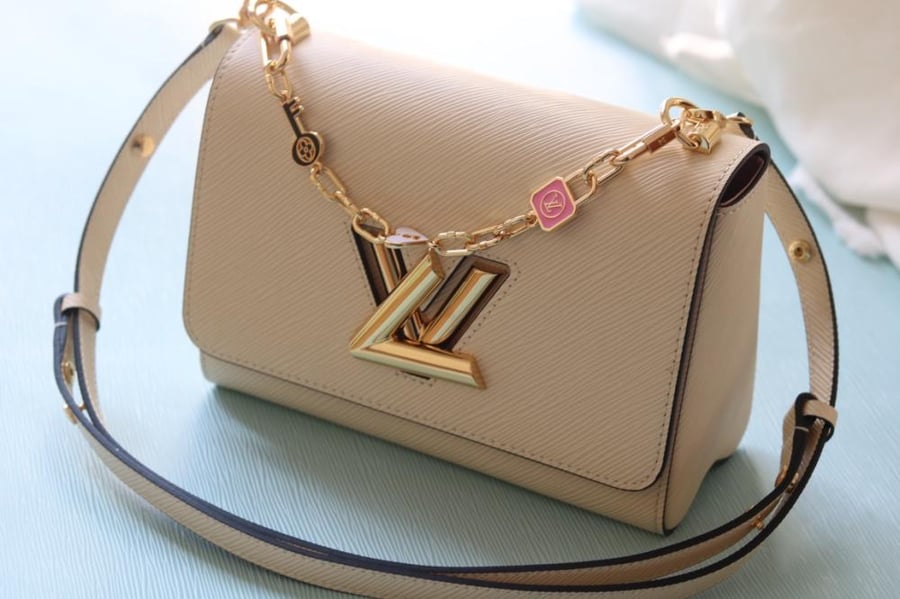 LV Twist Charms Chain 23cm