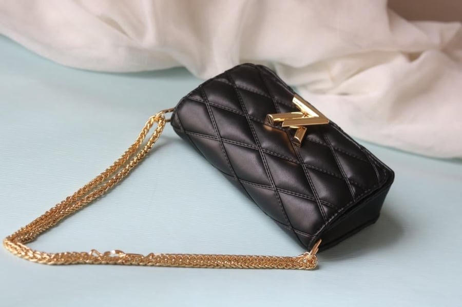 LV Twist Quilted Chain 20cm